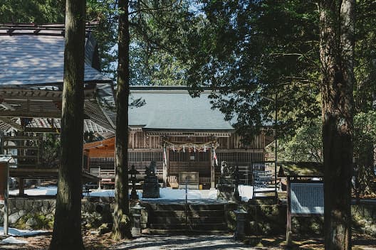 横手驹之岳神社日本酒献祭
