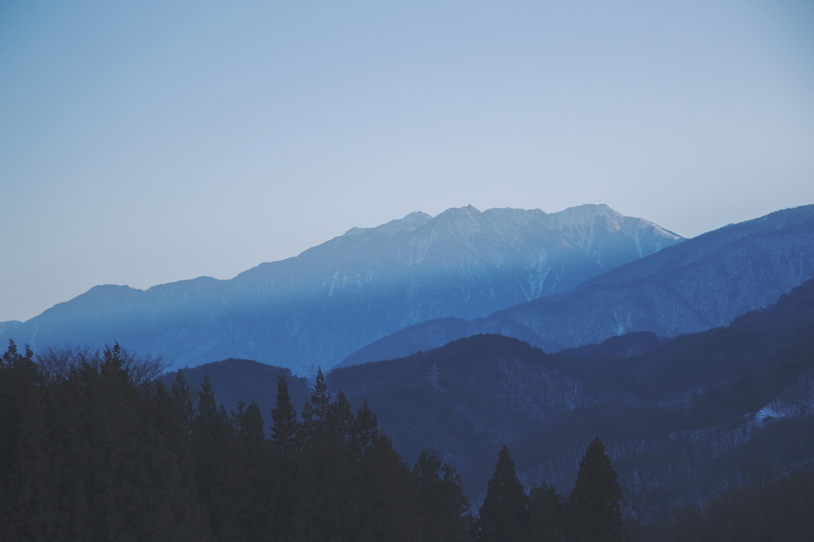 赐予清泉的山岳